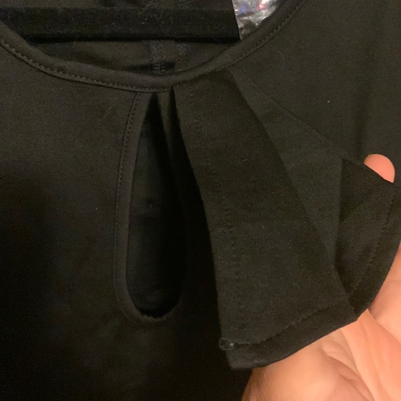 Keyhole Top - Picture 4 of 8